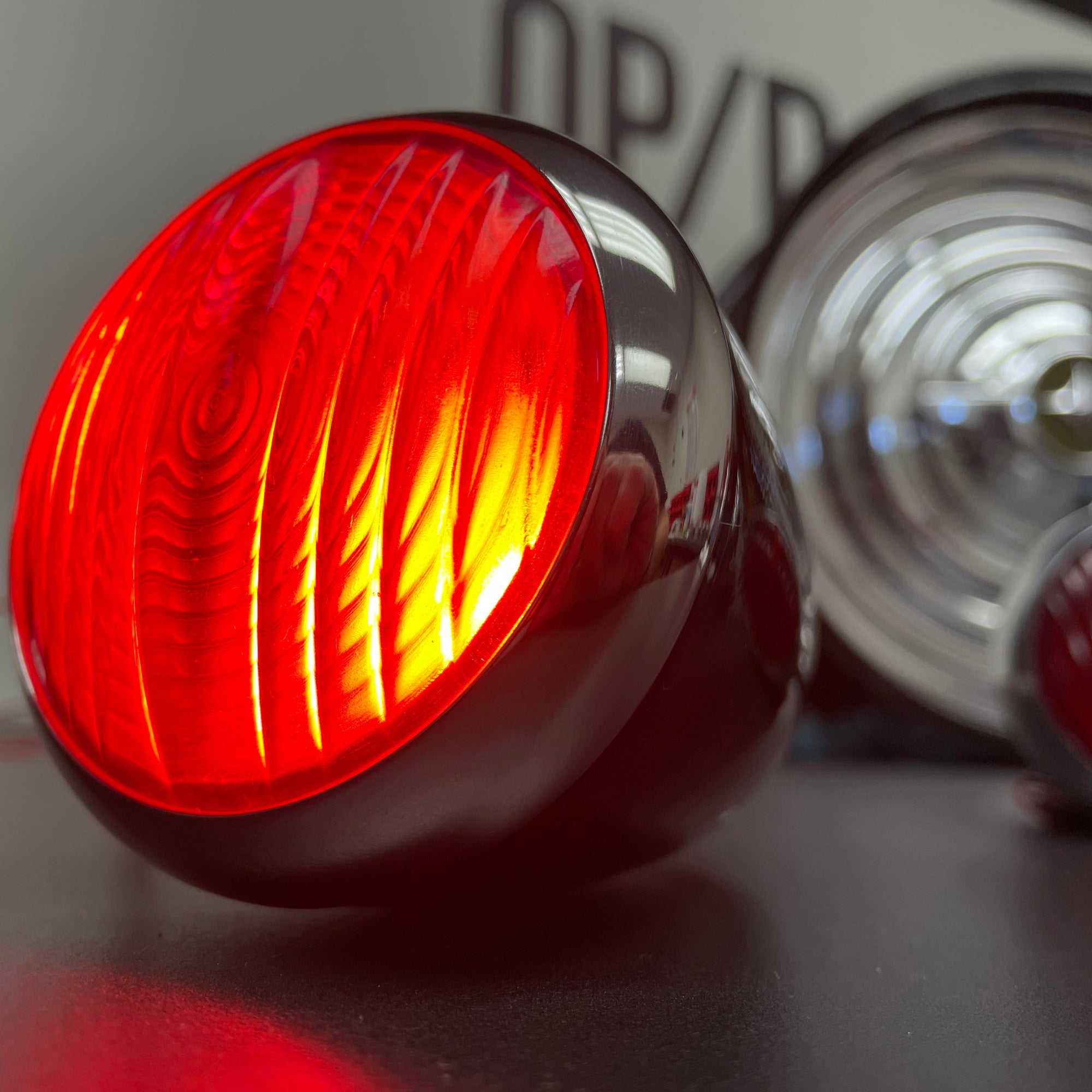 37/Deluxe Taillight image 1