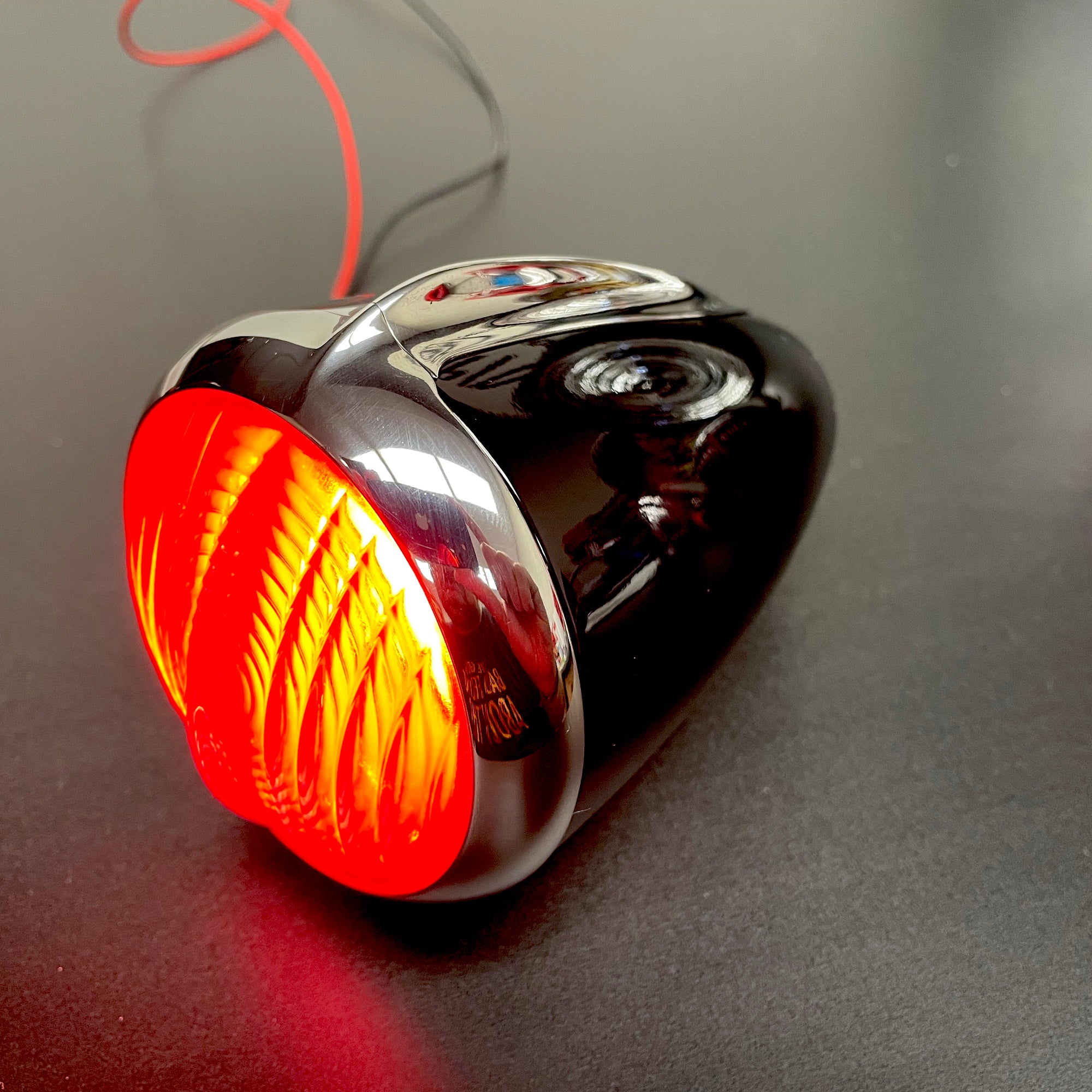 37/Deluxe Taillight image 3