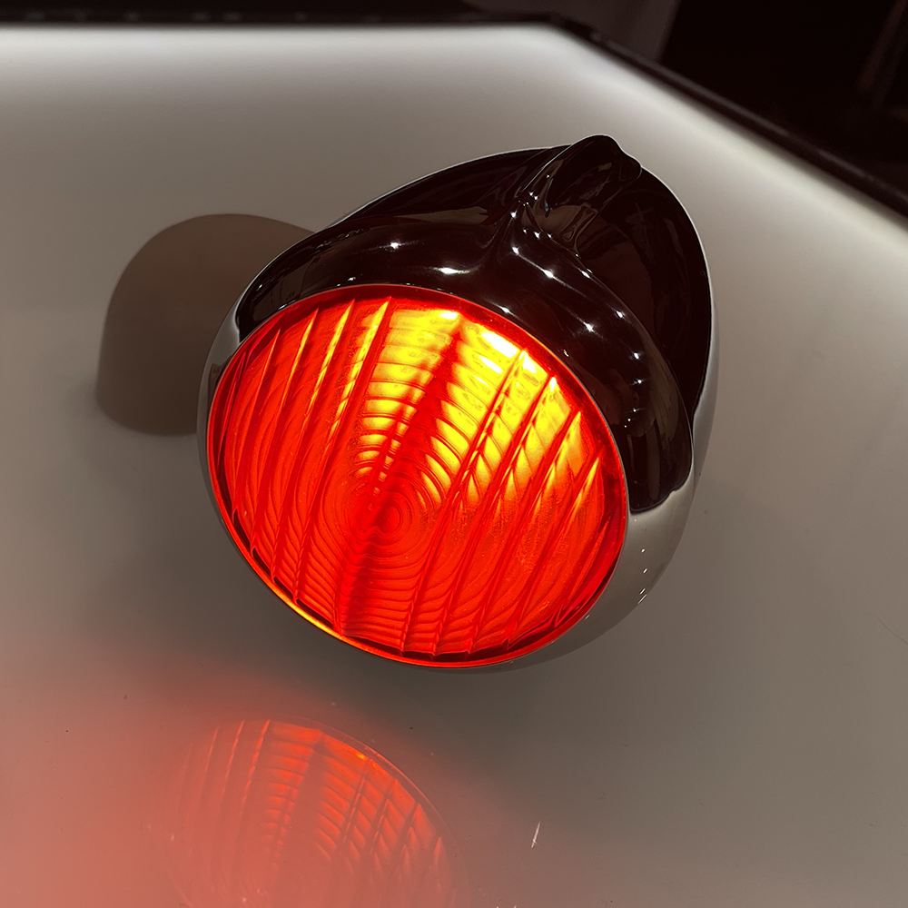 37/Deluxe Taillight image 4